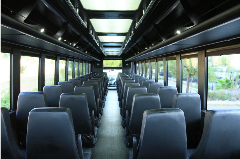 Ford REAR-WINDOW Shuttle - Photo 3