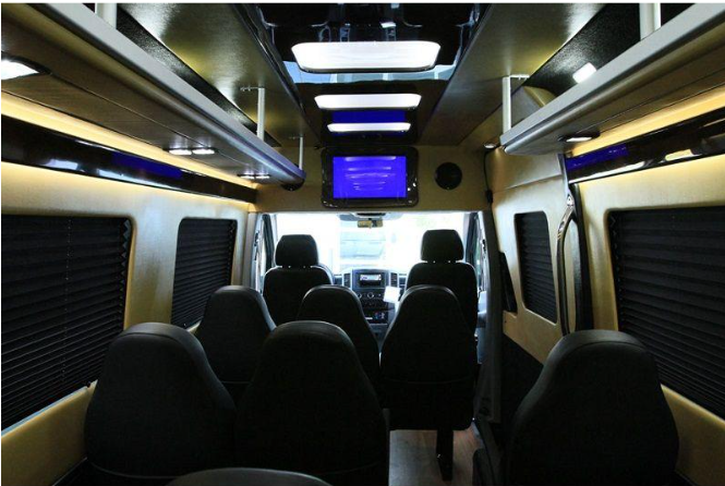 Mercedes Sprinter Executive Van - Photo 3