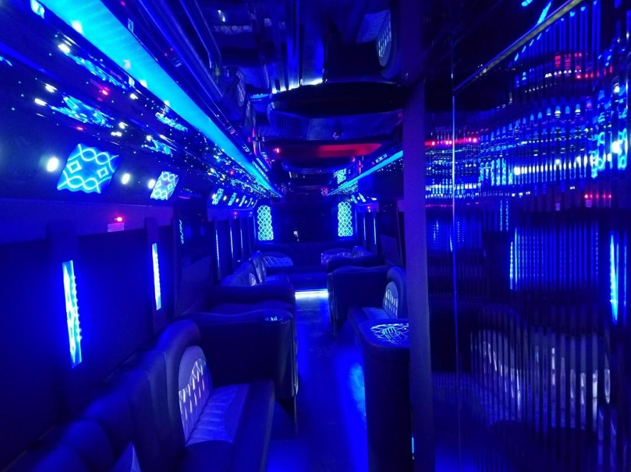 Club on wheels party bus - Photo 4