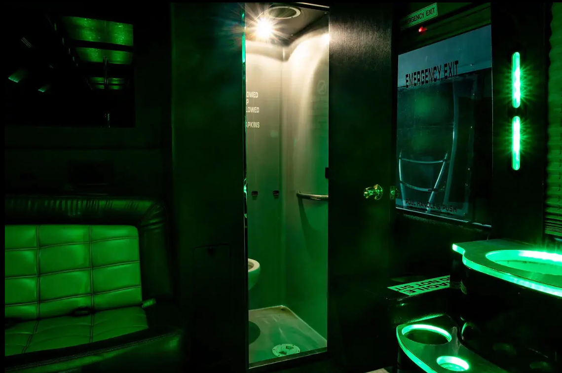 Limo Party bus - Photo 3