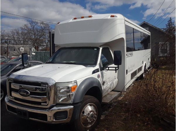 Quin Ann Party bus - Photo 3