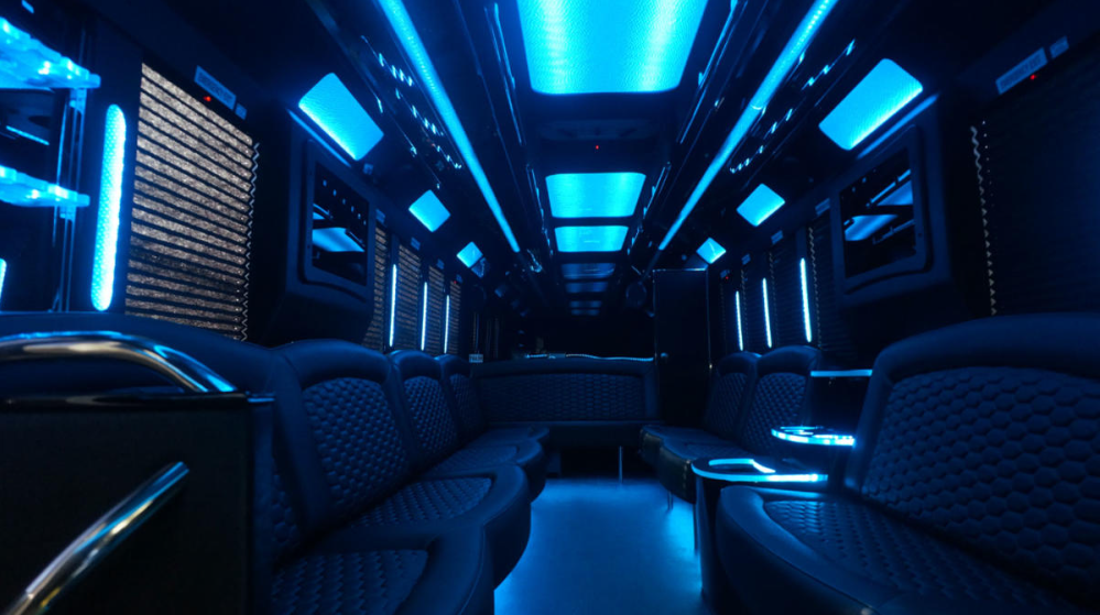The Tiffany Party Bus - Photo 4