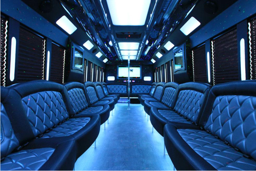 White Tiffany party bus - Photo 4