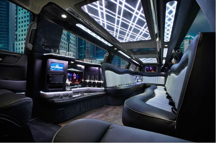 Cadillac Escalade Stretch black - Photo 2