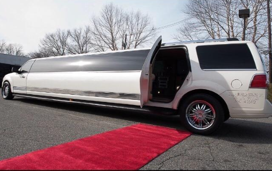 Luxury Lincoln Navegator Stretch white - Photo 9